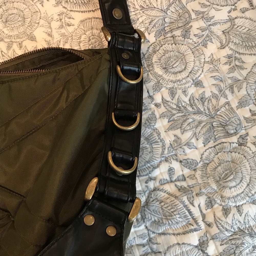Oakley bag in military green with black strap